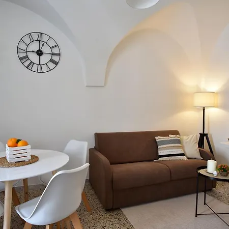 Casa Di Peppino * Челье-Мессапика